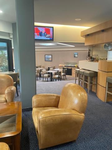 Hotel Dupleix - Hyper Centre - Parking Et Garage Gratuit Кимпер Екстериор снимка